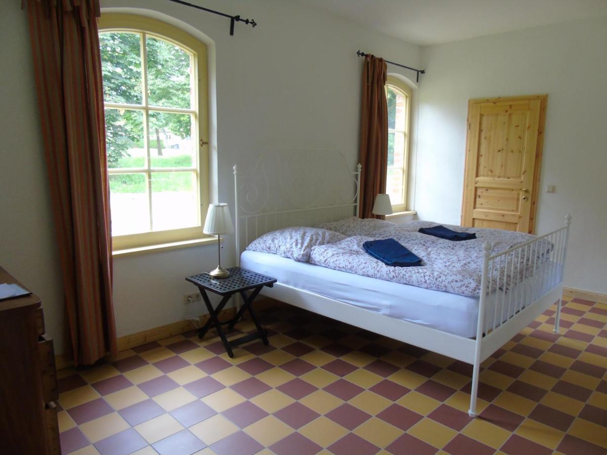 Schmiede Der Wasserburg Liepen Gielow Exteriör bild
